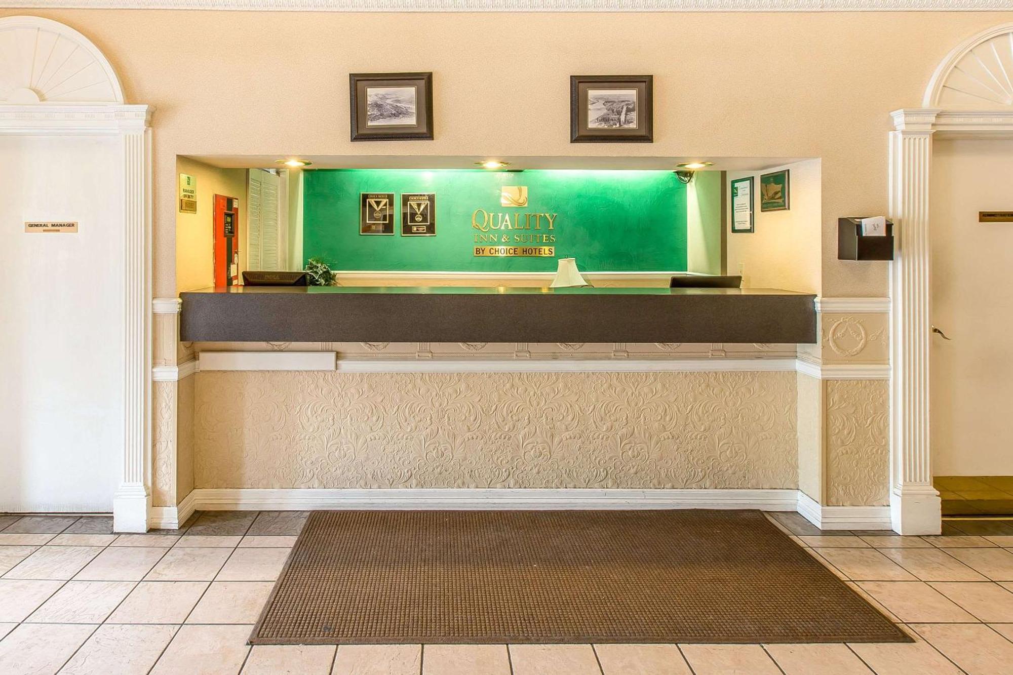 Quality Inn & Suites On The River Glenwood Springs Dış mekan fotoğraf