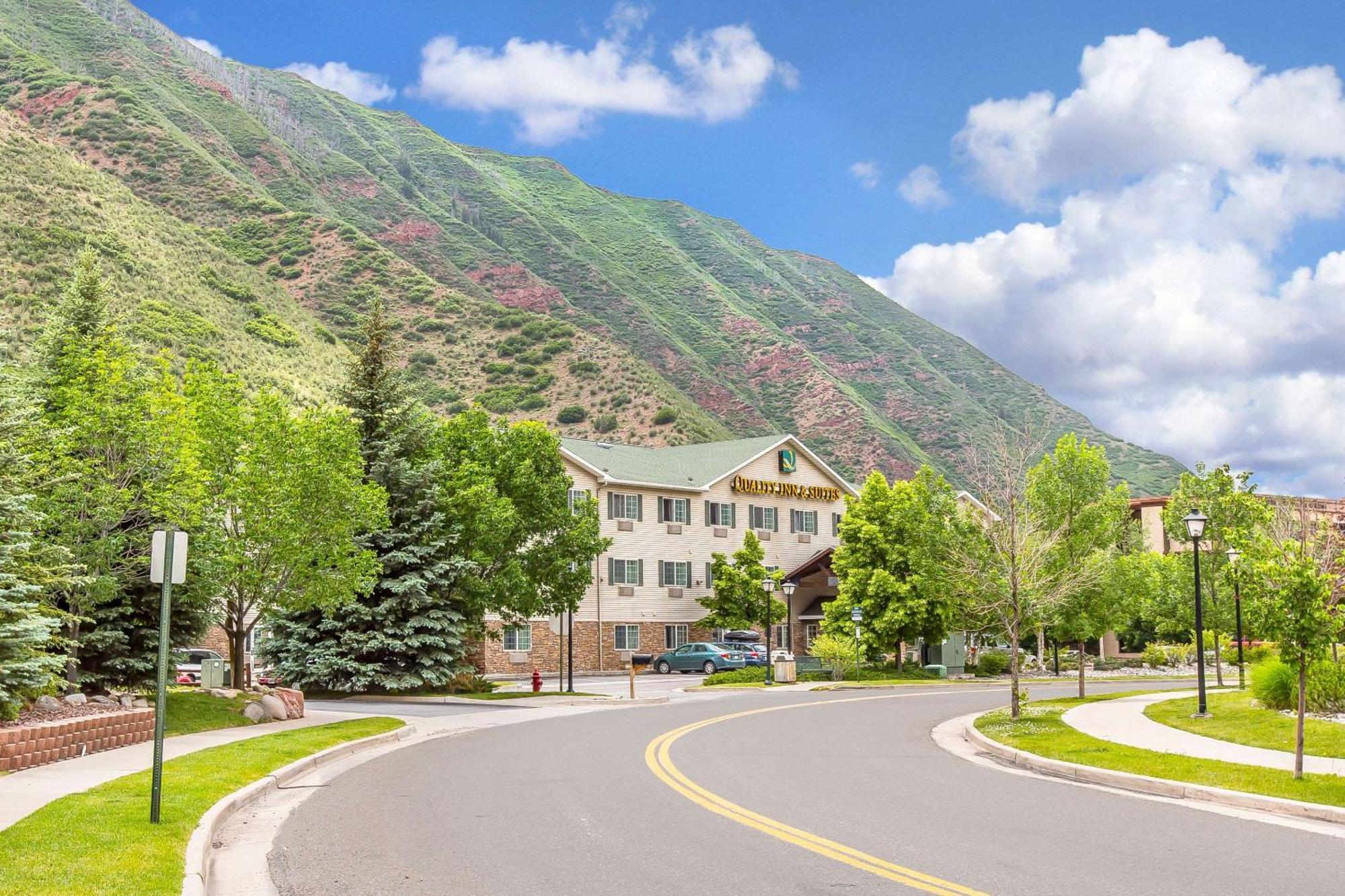 Quality Inn & Suites On The River Glenwood Springs Dış mekan fotoğraf